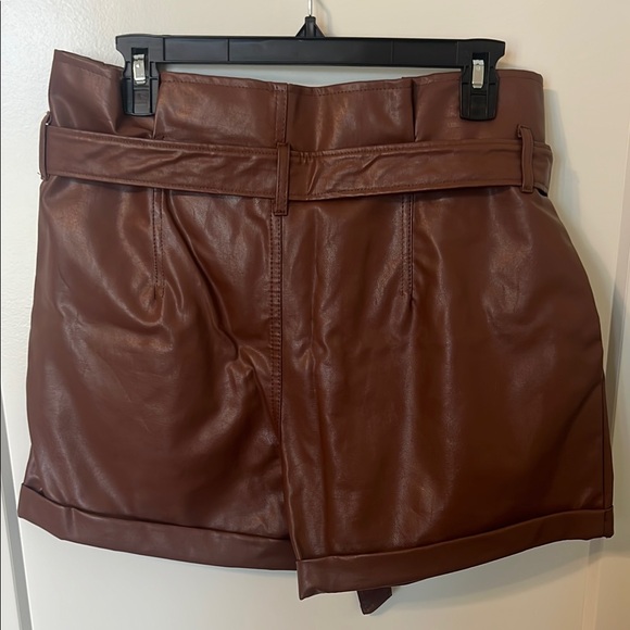 Brown High Waist Leather Shorts with Tailored Fit - Picture 7 of 7